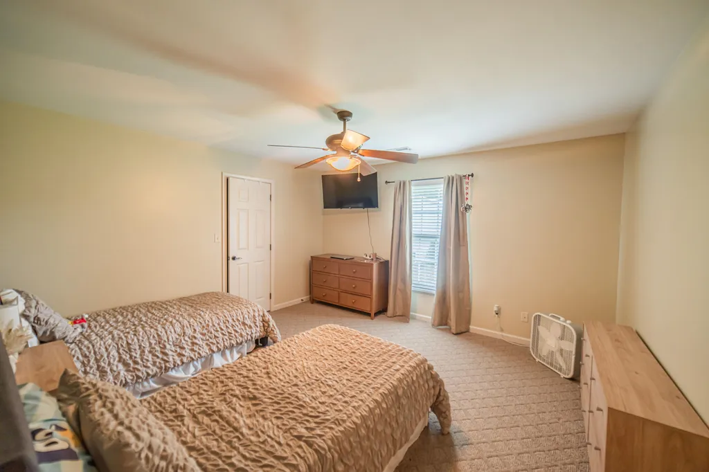 211 Larkspur Lane Paducah KY 42003