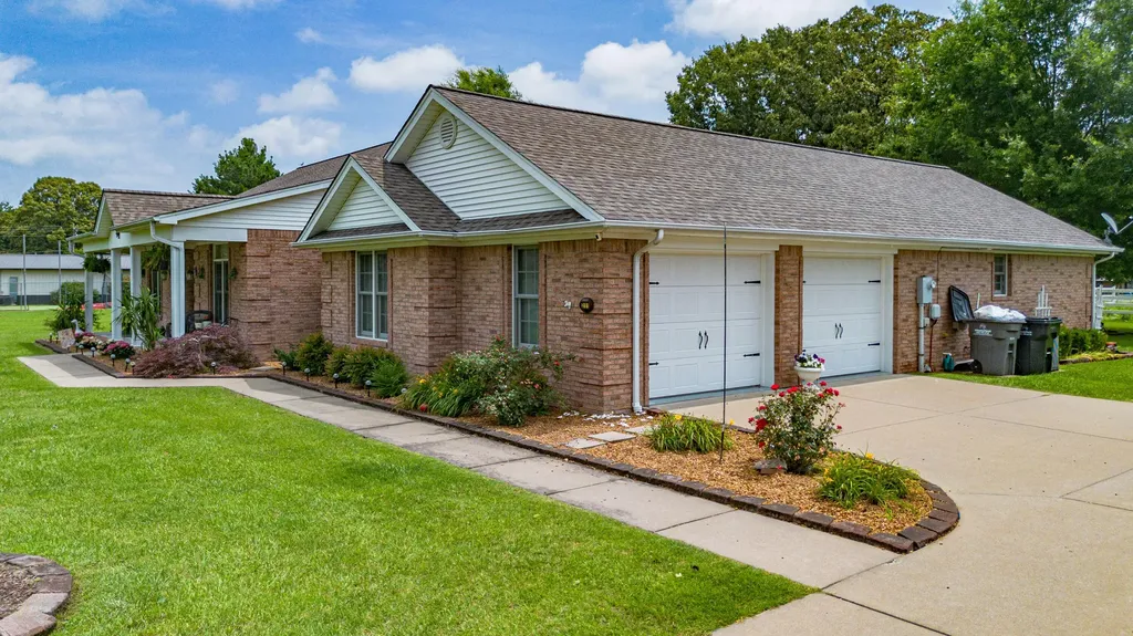 211 Larkspur Lane Paducah KY 42003