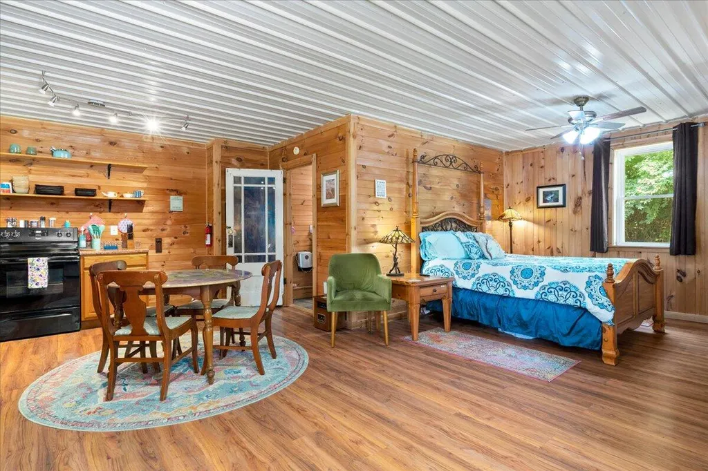 5931 Ky-15 Pine Ridge KY 41360