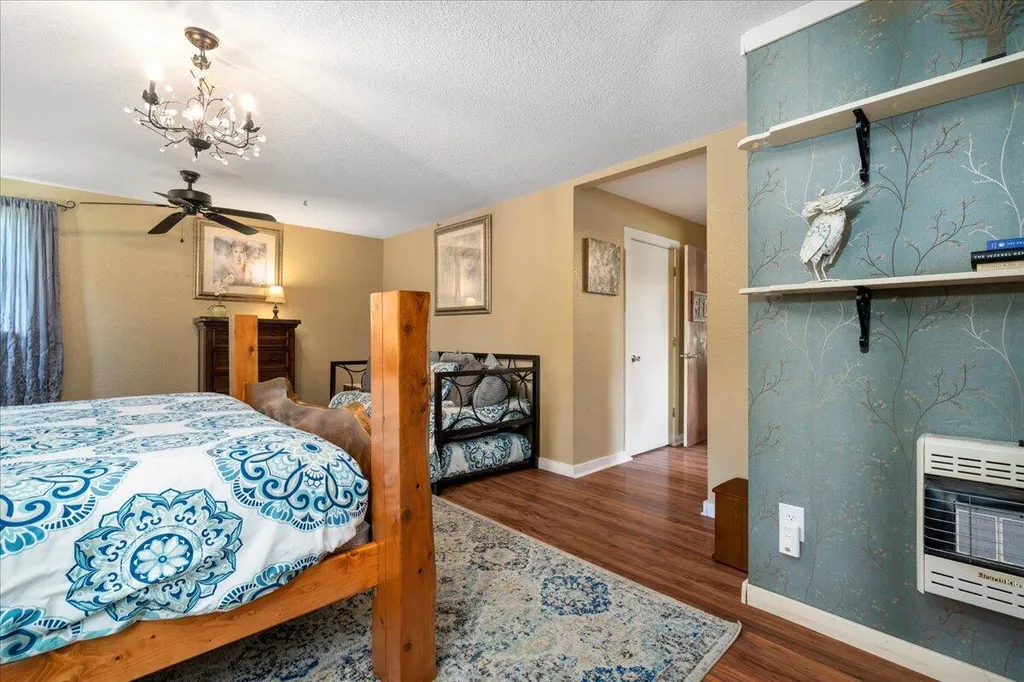 5931 Ky-15 Pine Ridge KY 41360