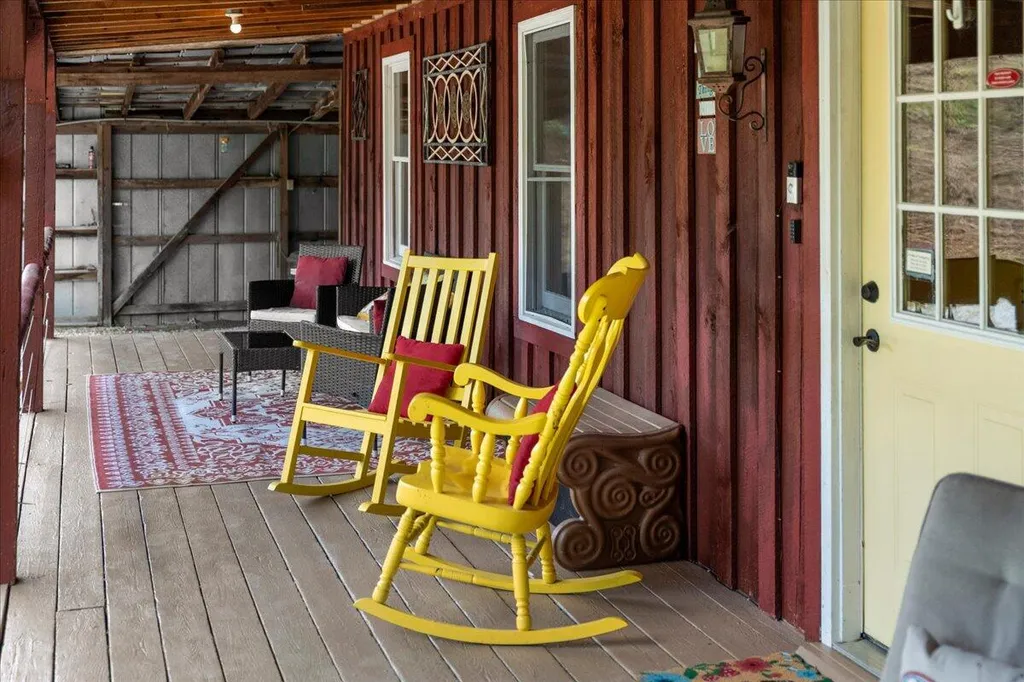 5931 Ky-15 Pine Ridge KY 41360