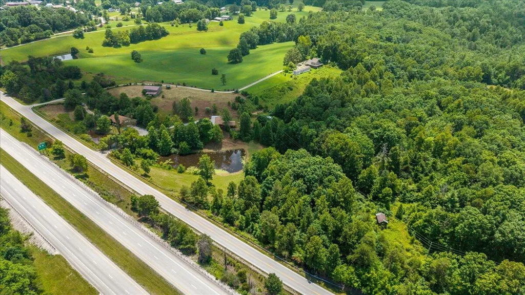 5931 Ky-15 Pine Ridge KY 41360