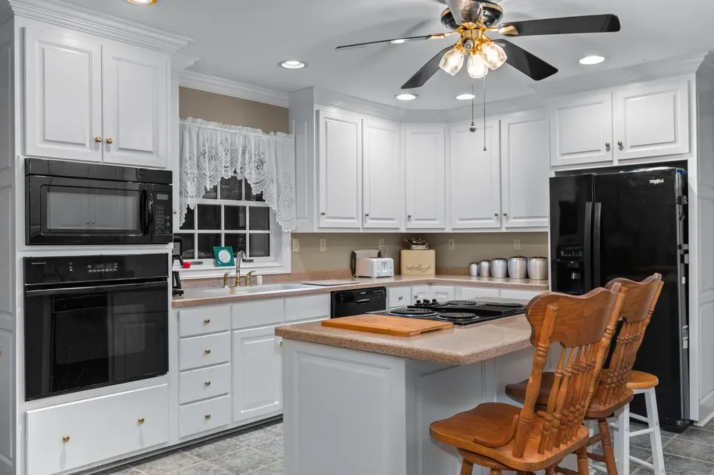 225 Blue Springs Boulevard Cadiz KY 42211