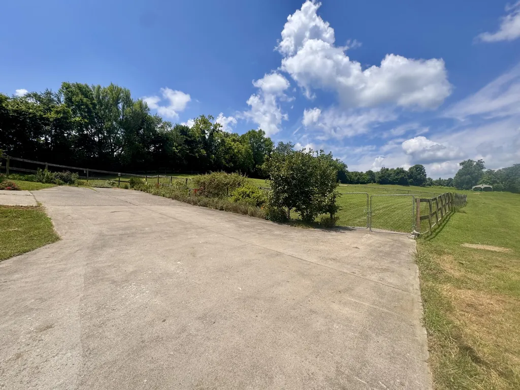321 Tuggle Road Danville KY 40422