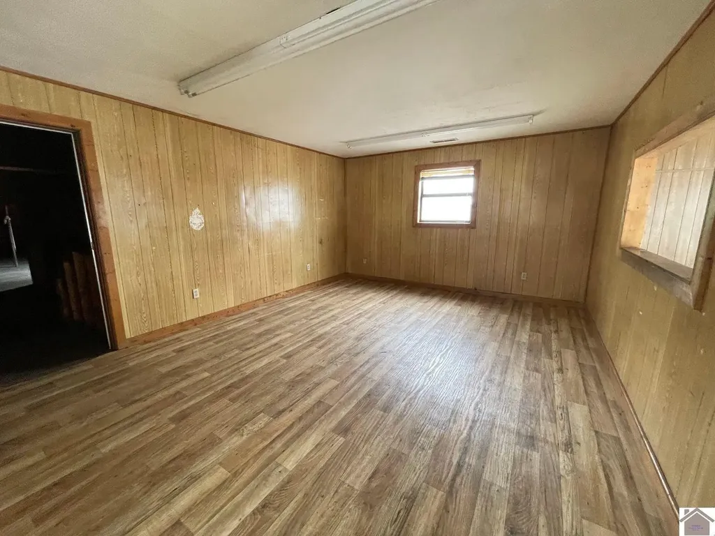 58 N Main Street Benton KY 42025