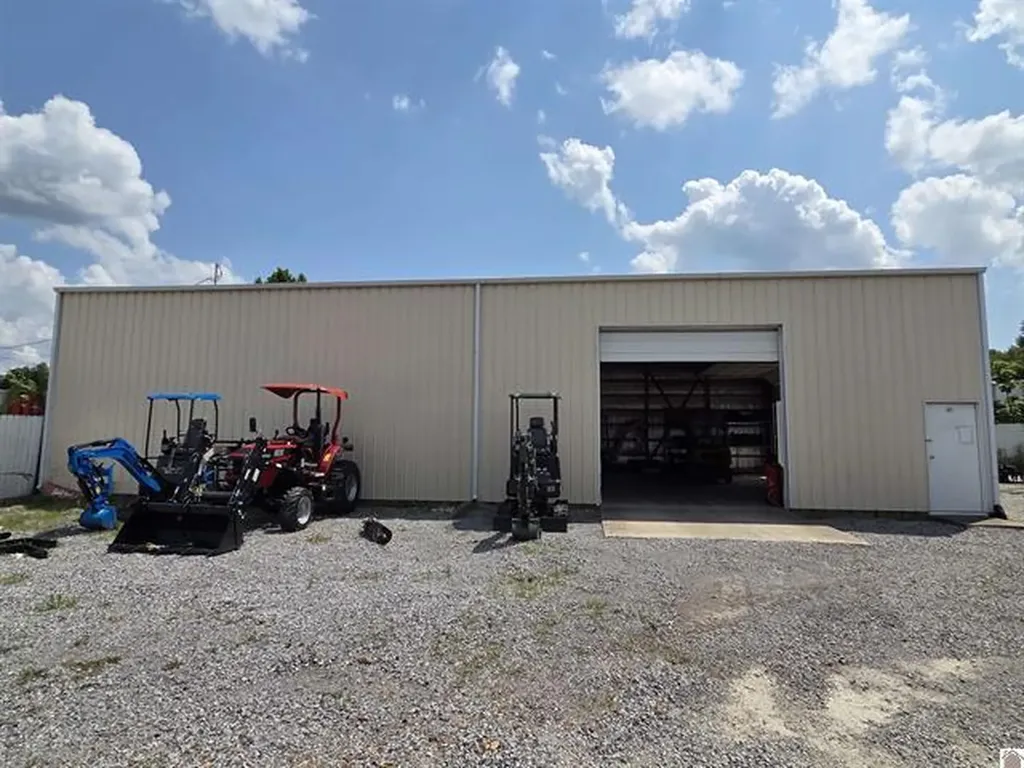 3515 Clarks River Road Paducah KY 42003