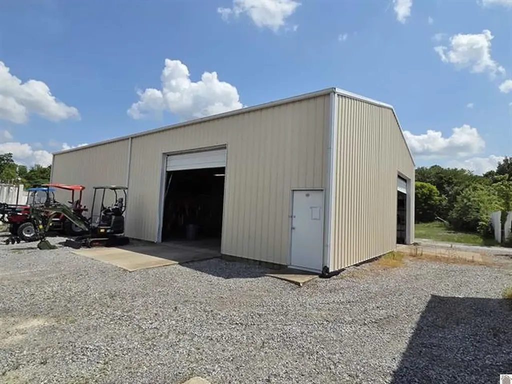 3515 Clarks River Road Paducah KY 42003