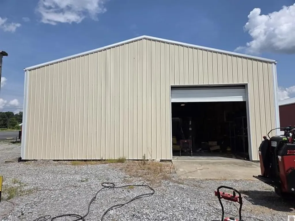 3515 Clarks River Road Paducah KY 42003