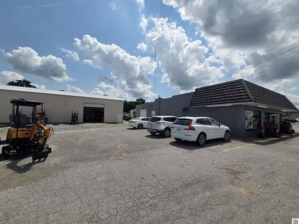 3515 Clarks River Road Paducah KY 42003