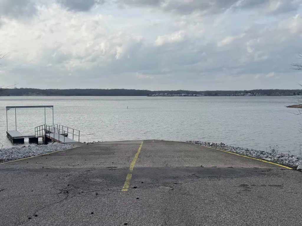 2424 Barge Island Road Benton KY 42025