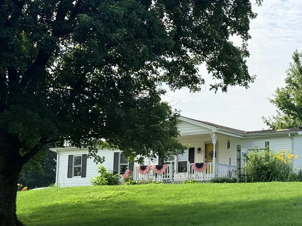 893 Herndon Lane Eminence KY 40019