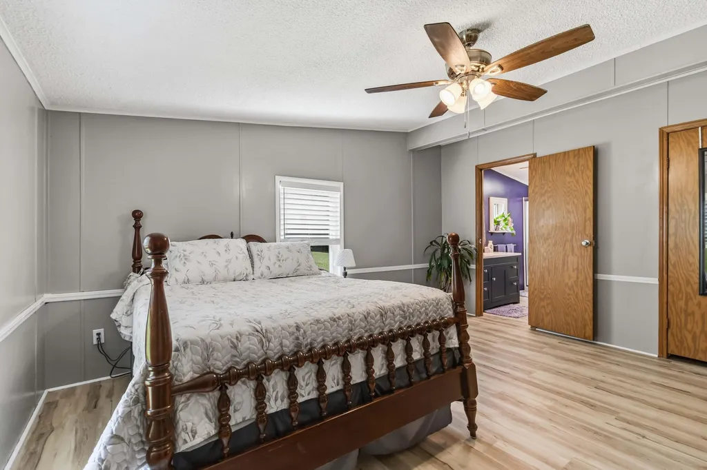 893 Herndon Lane Eminence KY 40019