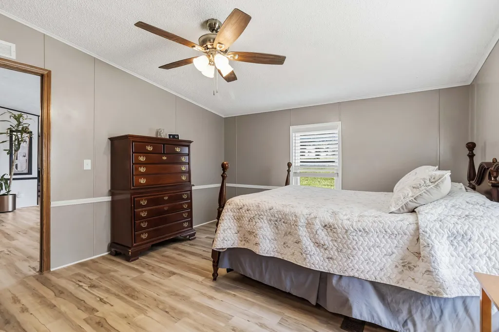893 Herndon Lane Eminence KY 40019