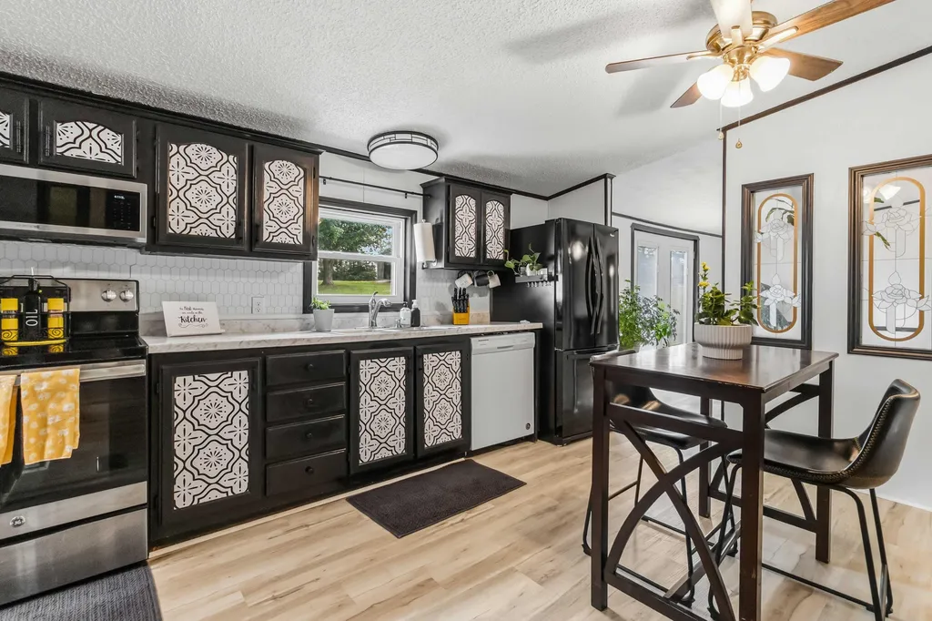 893 Herndon Lane Eminence KY 40019