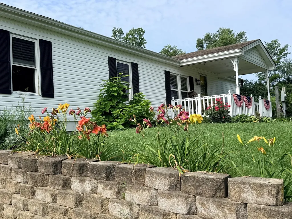 893 Herndon Lane Eminence KY 40019