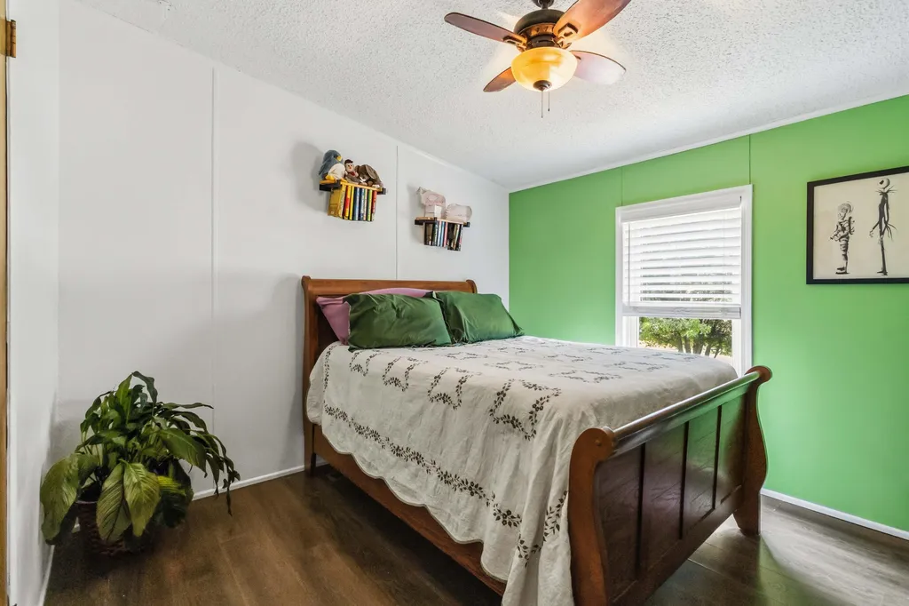 893 Herndon Lane Eminence KY 40019