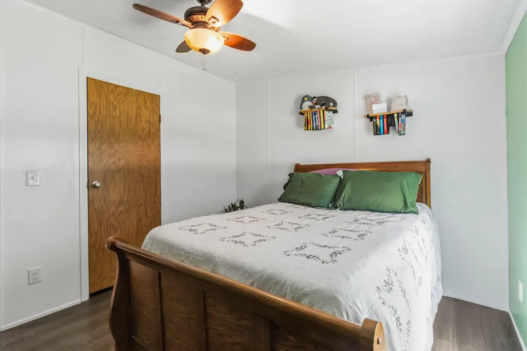 893 Herndon Lane Eminence KY 40019