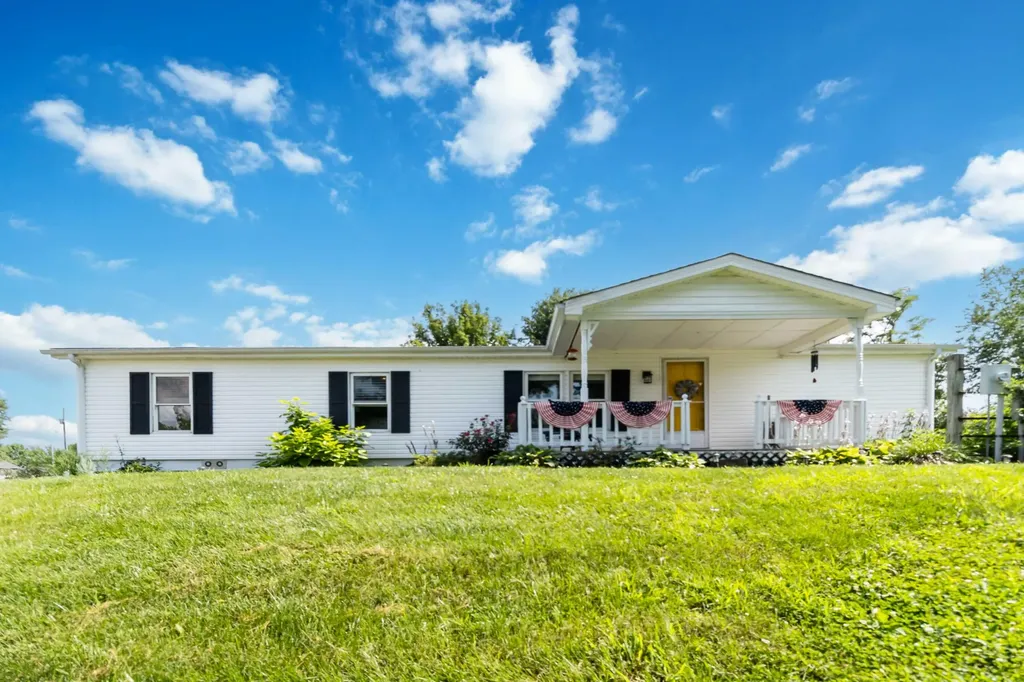 893 Herndon Lane Eminence KY 40019