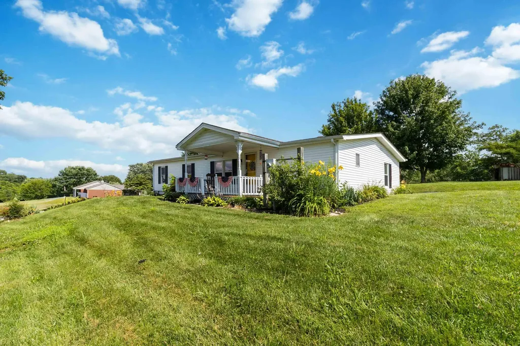 893 Herndon Lane Eminence KY 40019