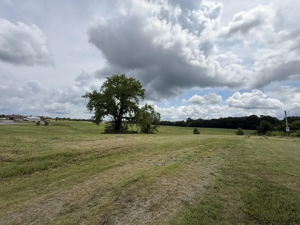 1720 Hopkins Road Murray KY 42071