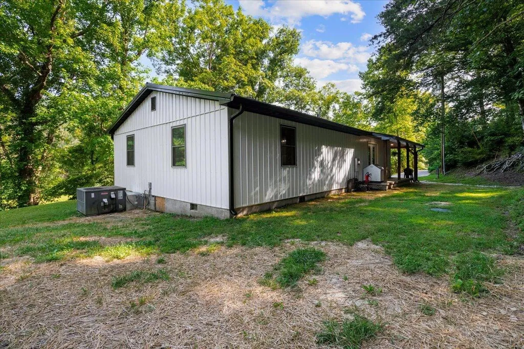 1820 N Fork Road Stanton KY 40380