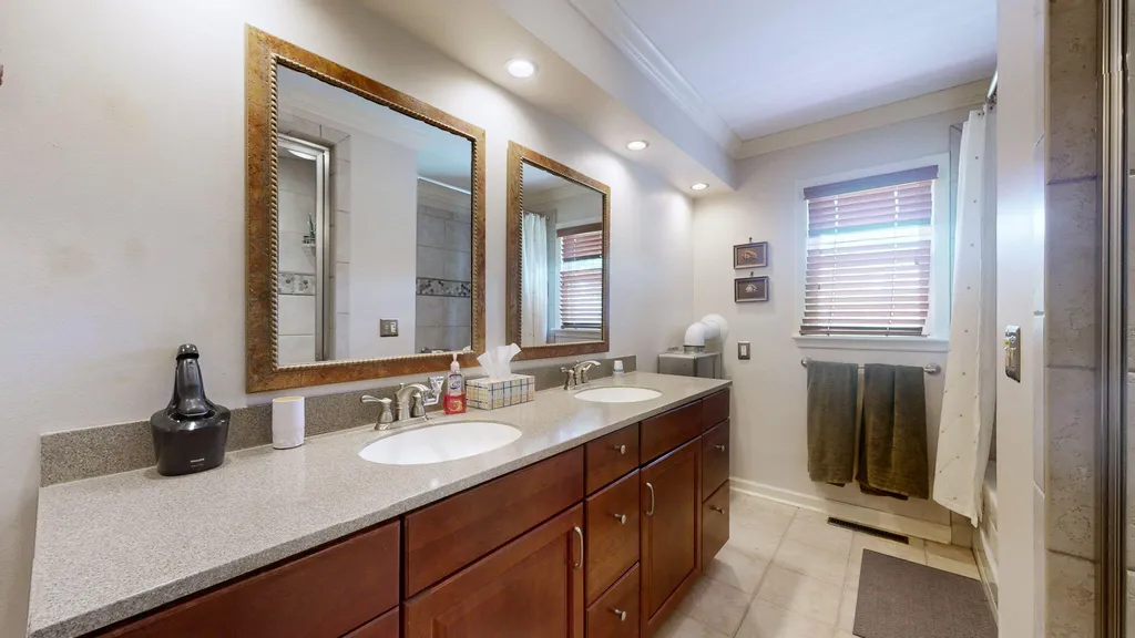 1609 Greenbriar Drive Murray KY 42071