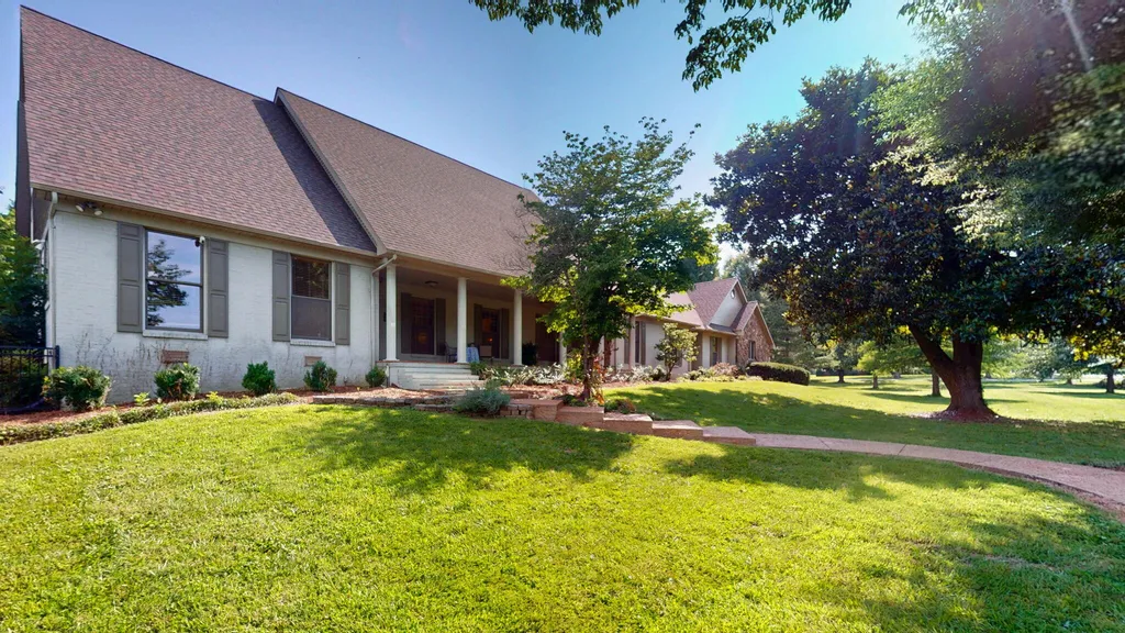 1609 Greenbriar Drive Murray KY 42071