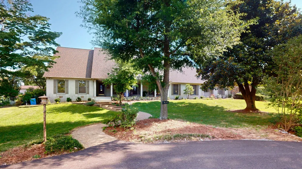 1609 Greenbriar Drive Murray KY 42071