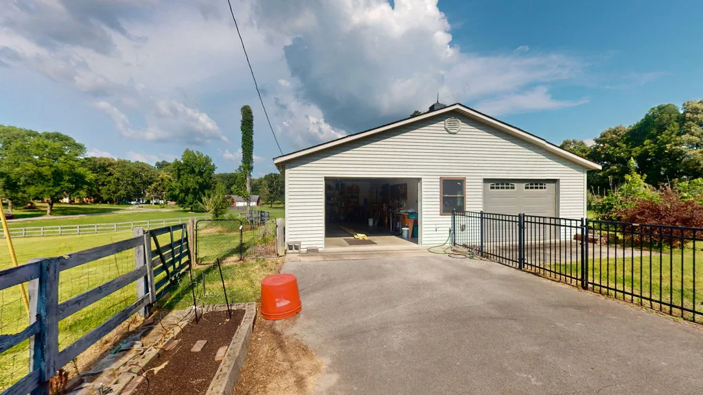 1609 Greenbriar Drive Murray KY 42071