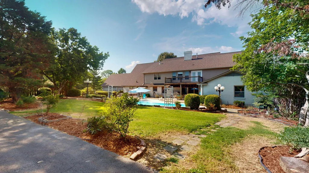 1609 Greenbriar Drive Murray KY 42071
