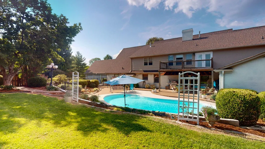 1609 Greenbriar Drive Murray KY 42071