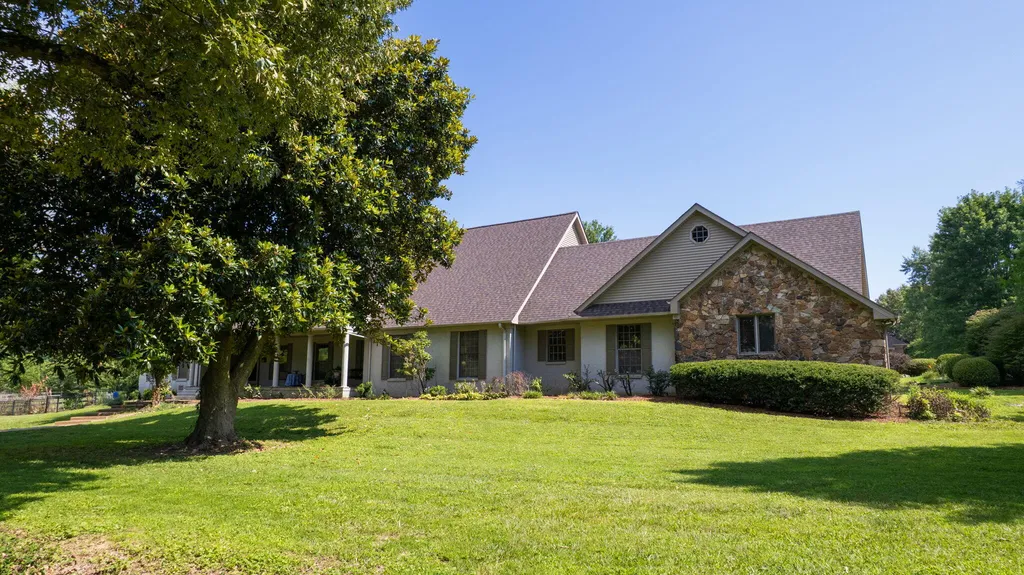 1609 Greenbriar Drive Murray KY 42071