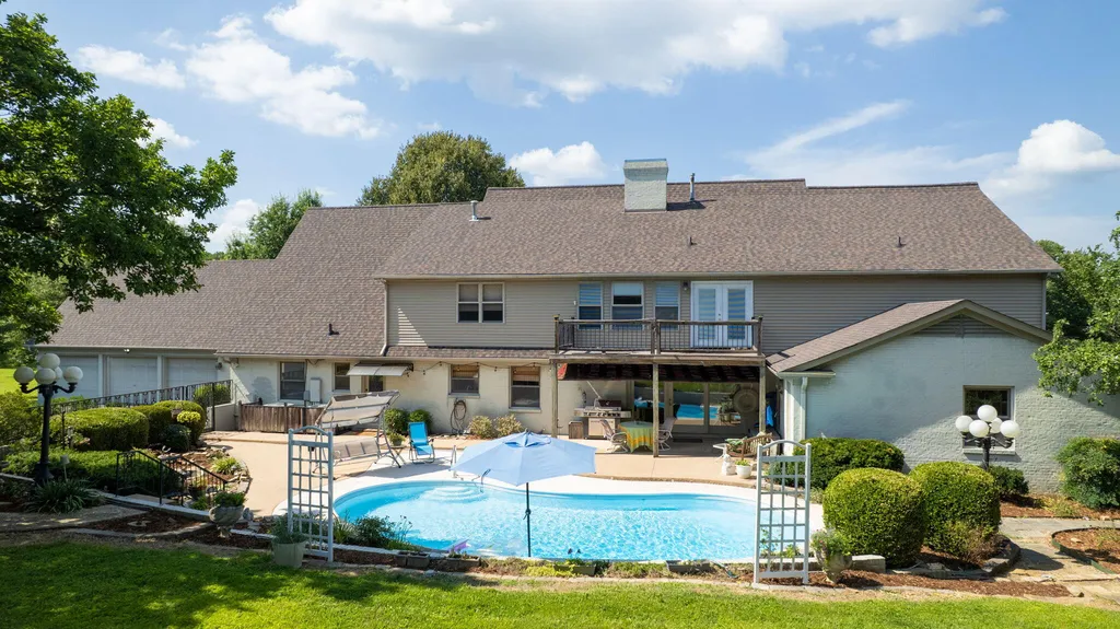 1609 Greenbriar Drive Murray KY 42071