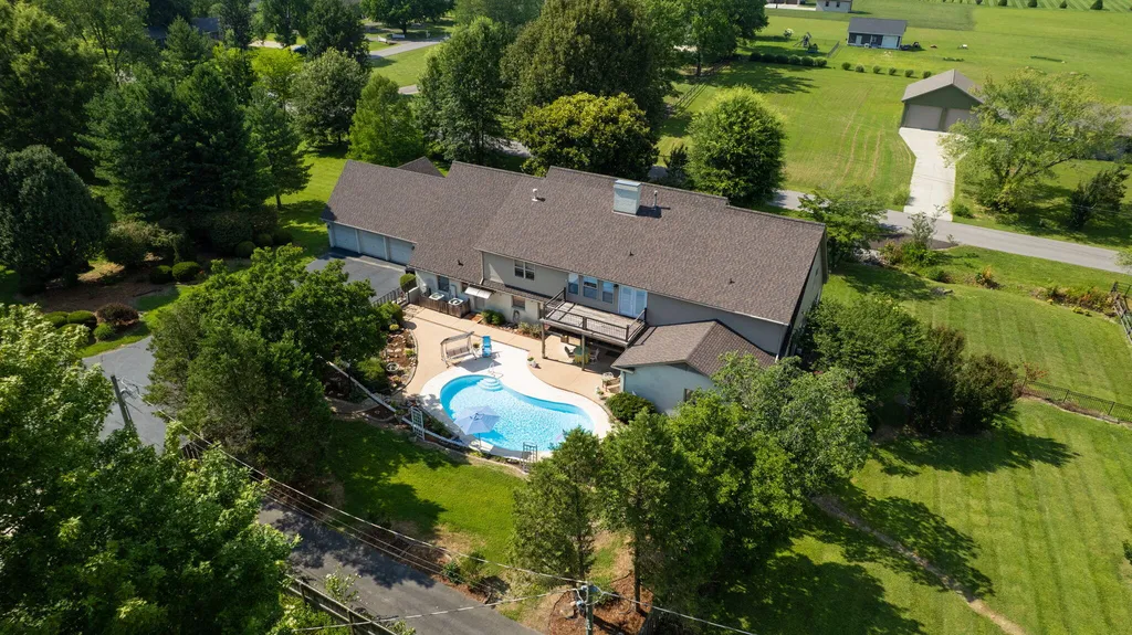 1609 Greenbriar Drive Murray KY 42071