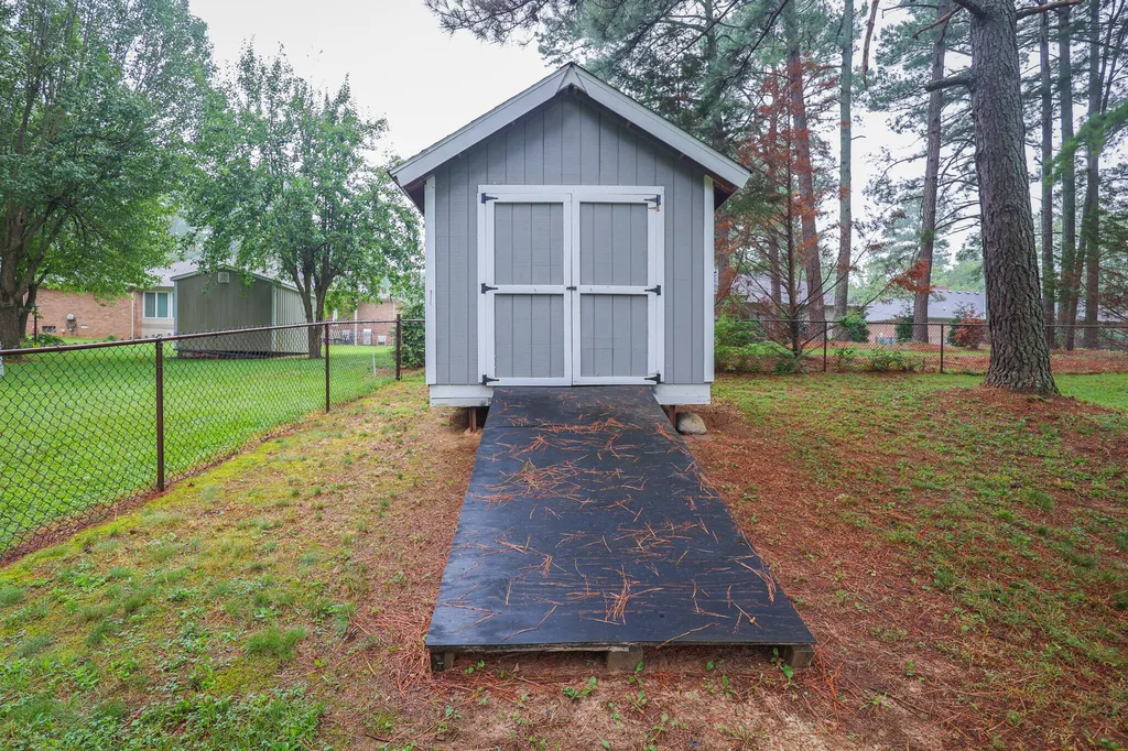 16 Greenwood Place Paducah KY 42003