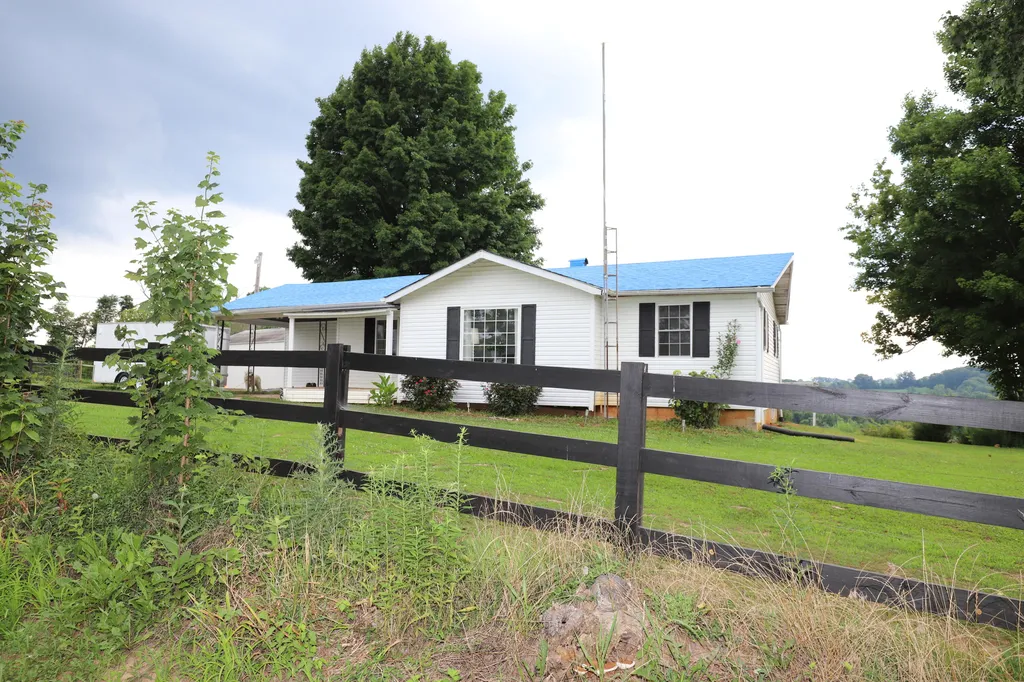 625 Caney Creek Road Waynesburg KY 40489