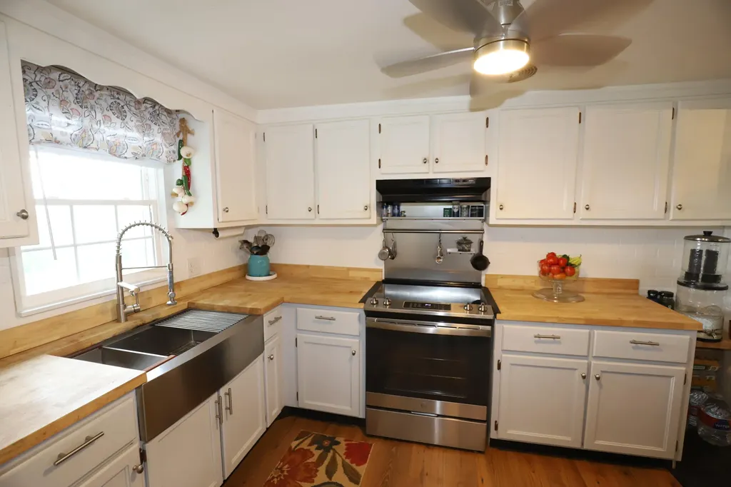 625 Caney Creek Road Waynesburg KY 40489
