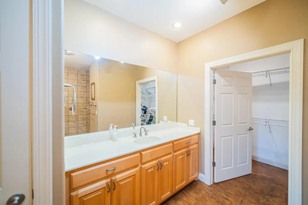 237 Knottingham Drive Gilbertsville KY 42044