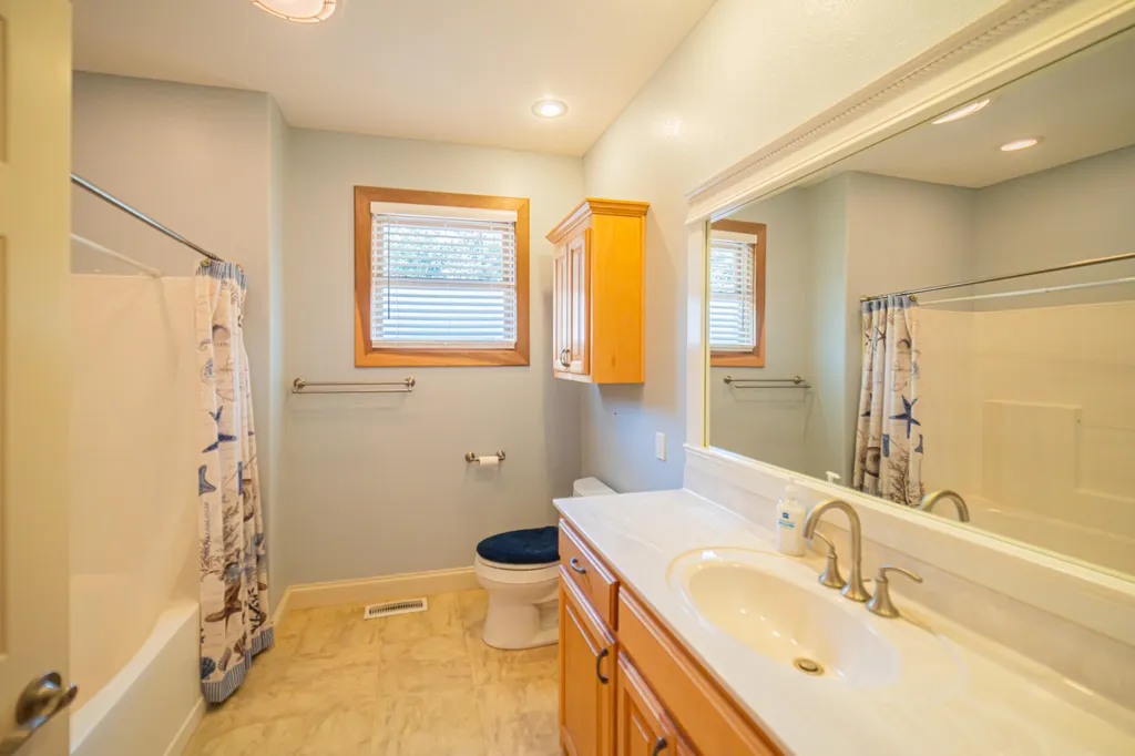 237 Knottingham Drive Gilbertsville KY 42044