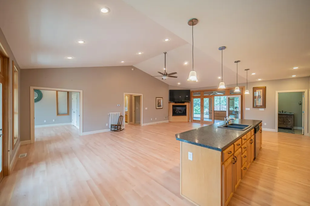 237 Knottingham Drive Gilbertsville KY 42044