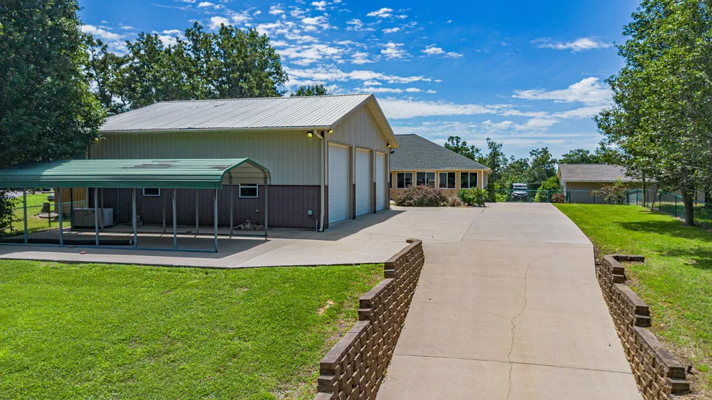 237 Knottingham Drive Gilbertsville KY 42044