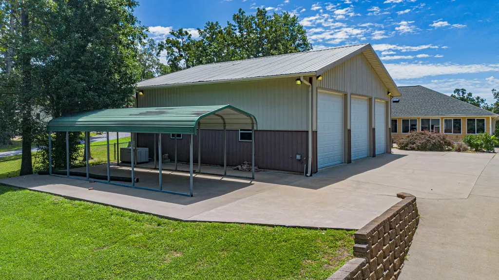 237 Knottingham Drive Gilbertsville KY 42044