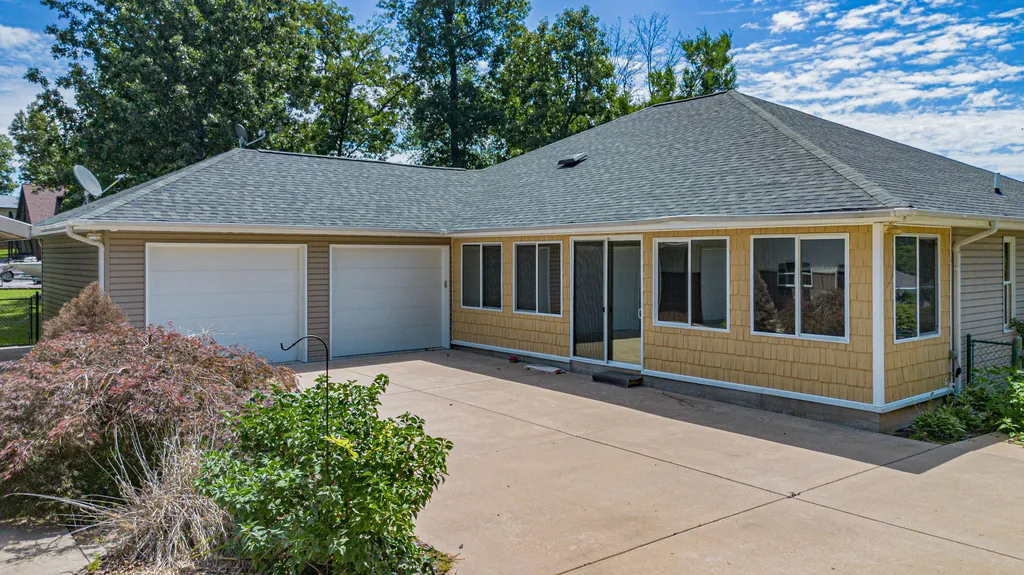 237 Knottingham Drive Gilbertsville KY 42044