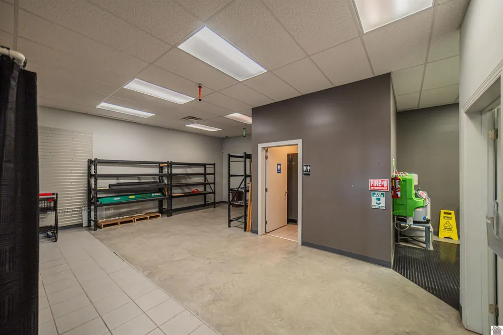 5194 Hinkleville Road Paducah KY 42001