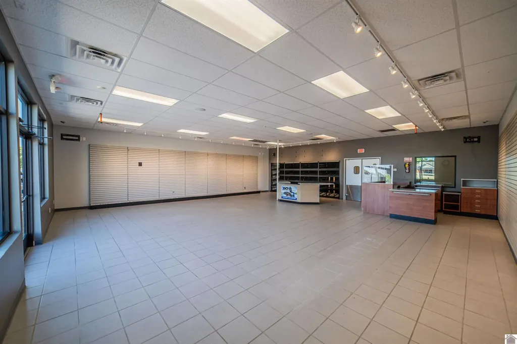 5194 Hinkleville Road Paducah KY 42001