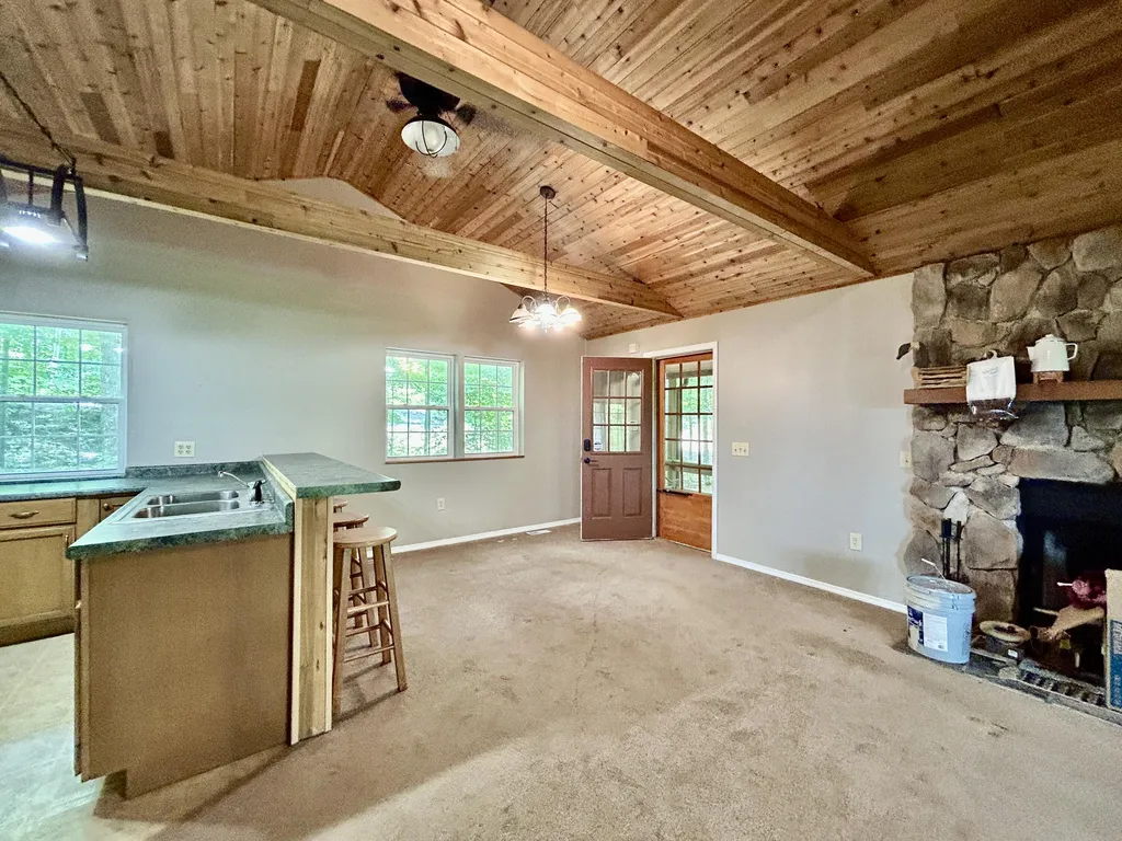 302 Lakeview Avenue Burnside KY 42519