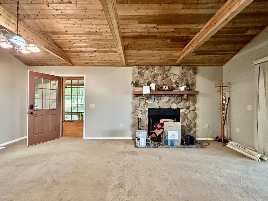 302 Lakeview Avenue Burnside KY 42519