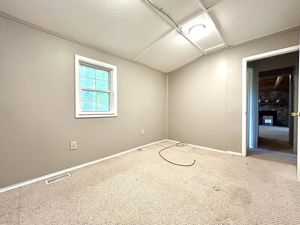 302 Lakeview Avenue Burnside KY 42519
