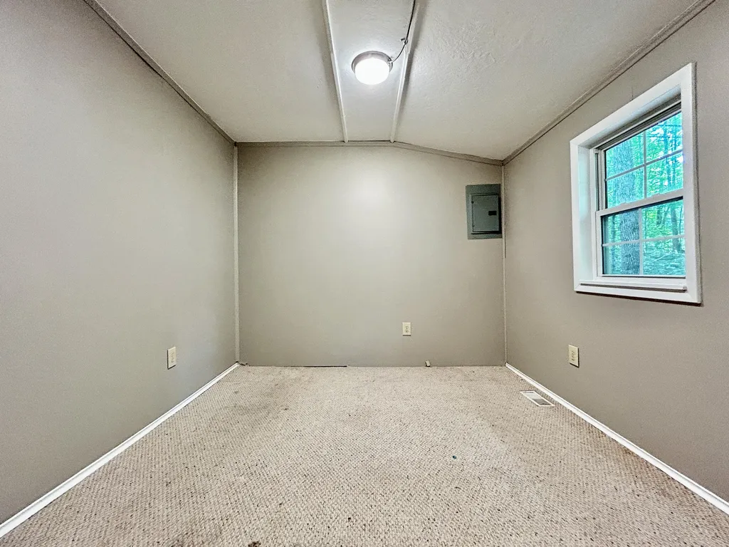 302 Lakeview Avenue Burnside KY 42519