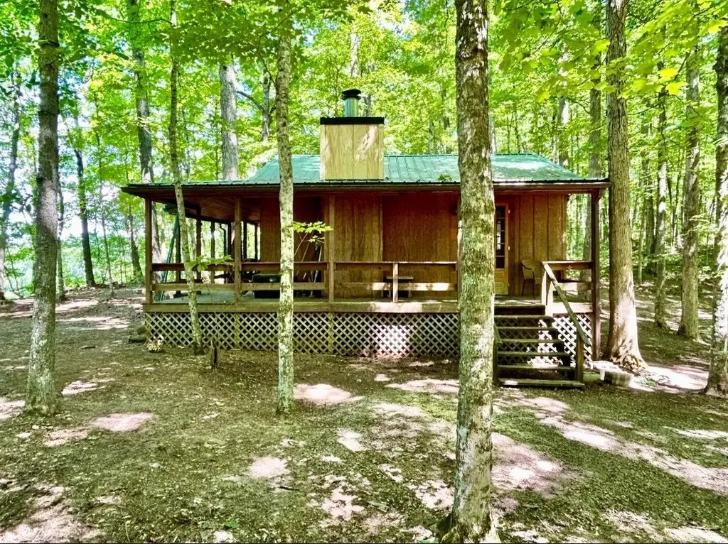 302 Lakeview Avenue Burnside KY 42519